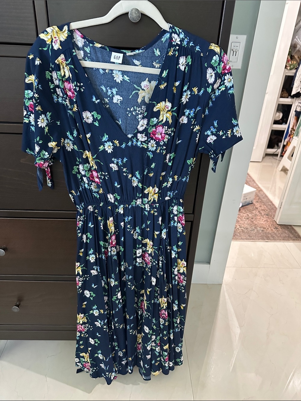 GAP SJP Navy Floral Tie-Sleeve Midi Dress